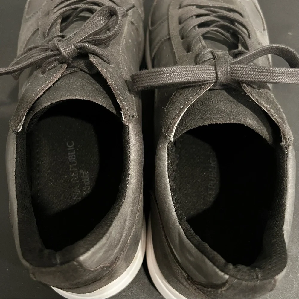 Banana Republic Gray Suede Leather Sneakers Lace Up Mens Size 11.5